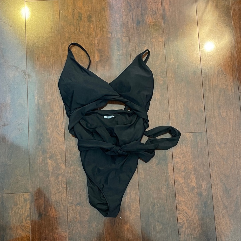 Aerie Classic Black Wrap Swimwear